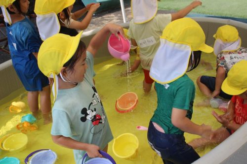 8月25日 プールあそび