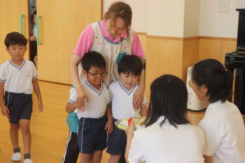 7.18 北高さんより絵本寄贈